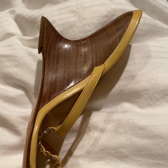 Ferragamo sandals - Picture 3 of 5